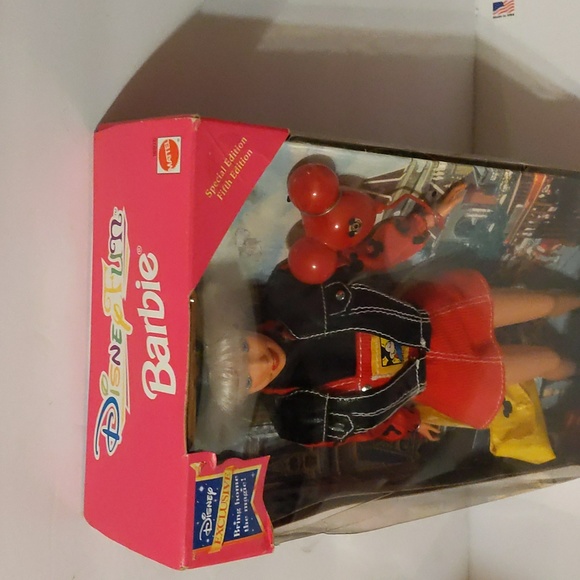 Barbie Exclusive Disne Fun Doll - Picture 4 of 8